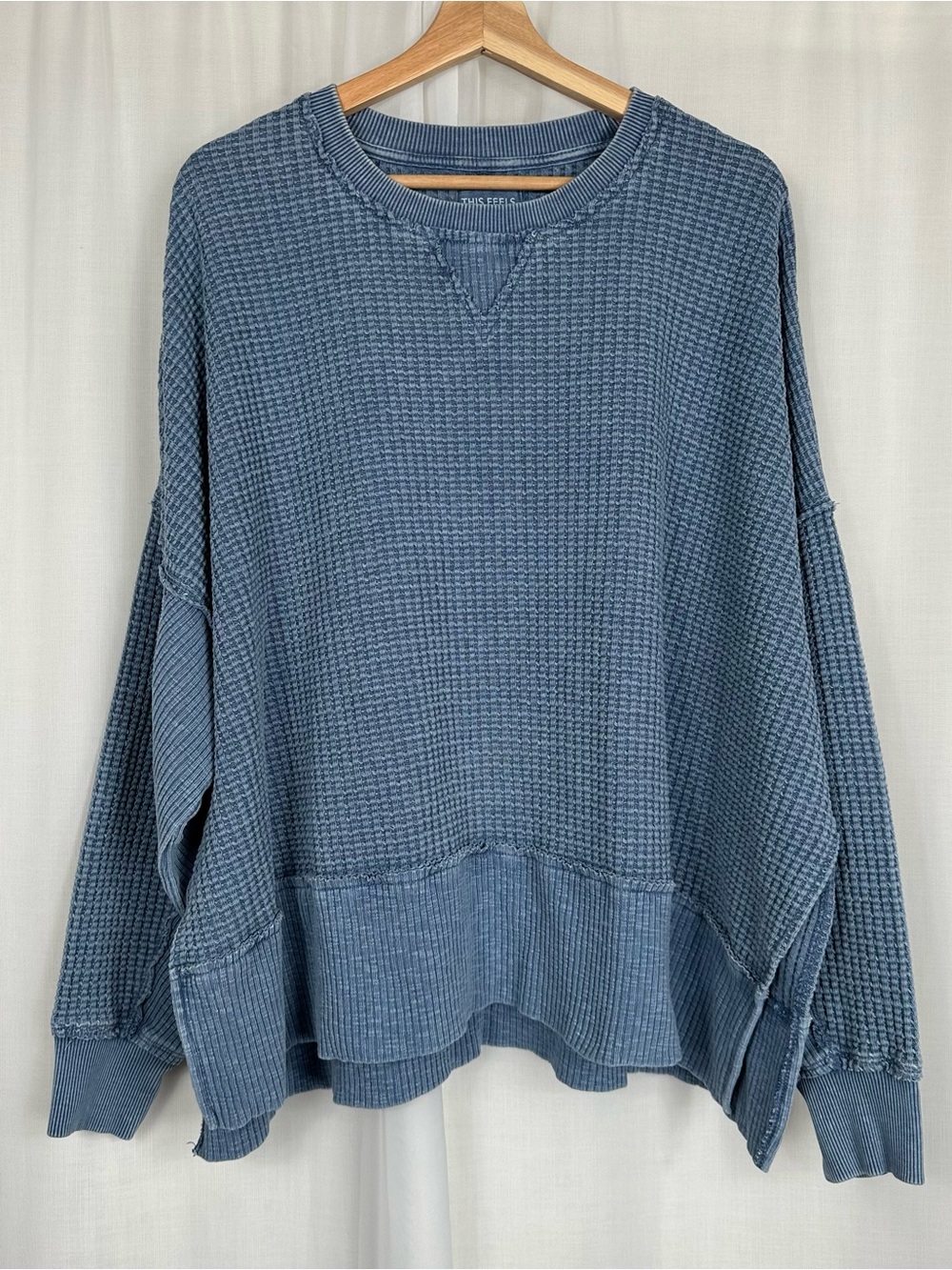 AE Seriously Lived In Big Hug Waffle Knit Oversized Sweatshirt Blue Crewneck M